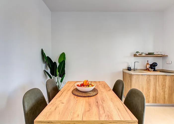 Silver Fos شقة باروس